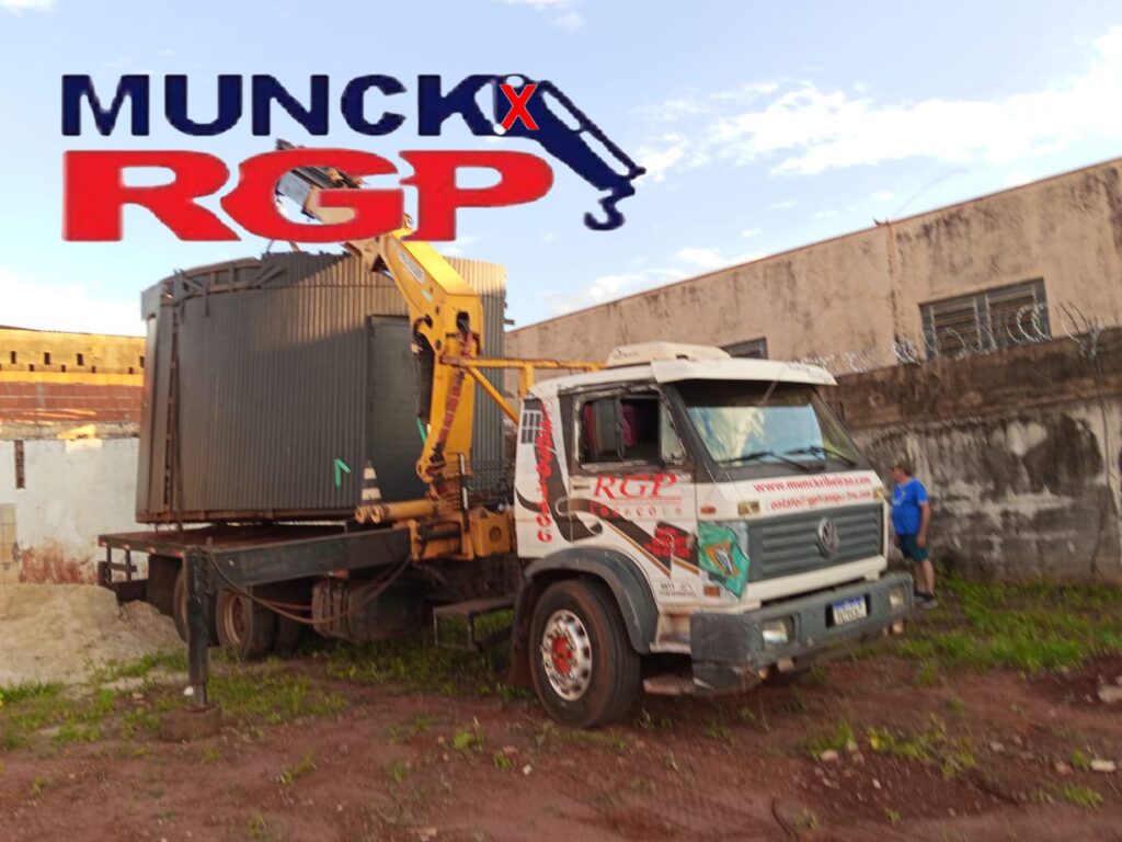 MunckX equipamentos pesados para indústrias que precisam realizar içamento, remoção e transporte de equipamentos pesados com máxima precisão
